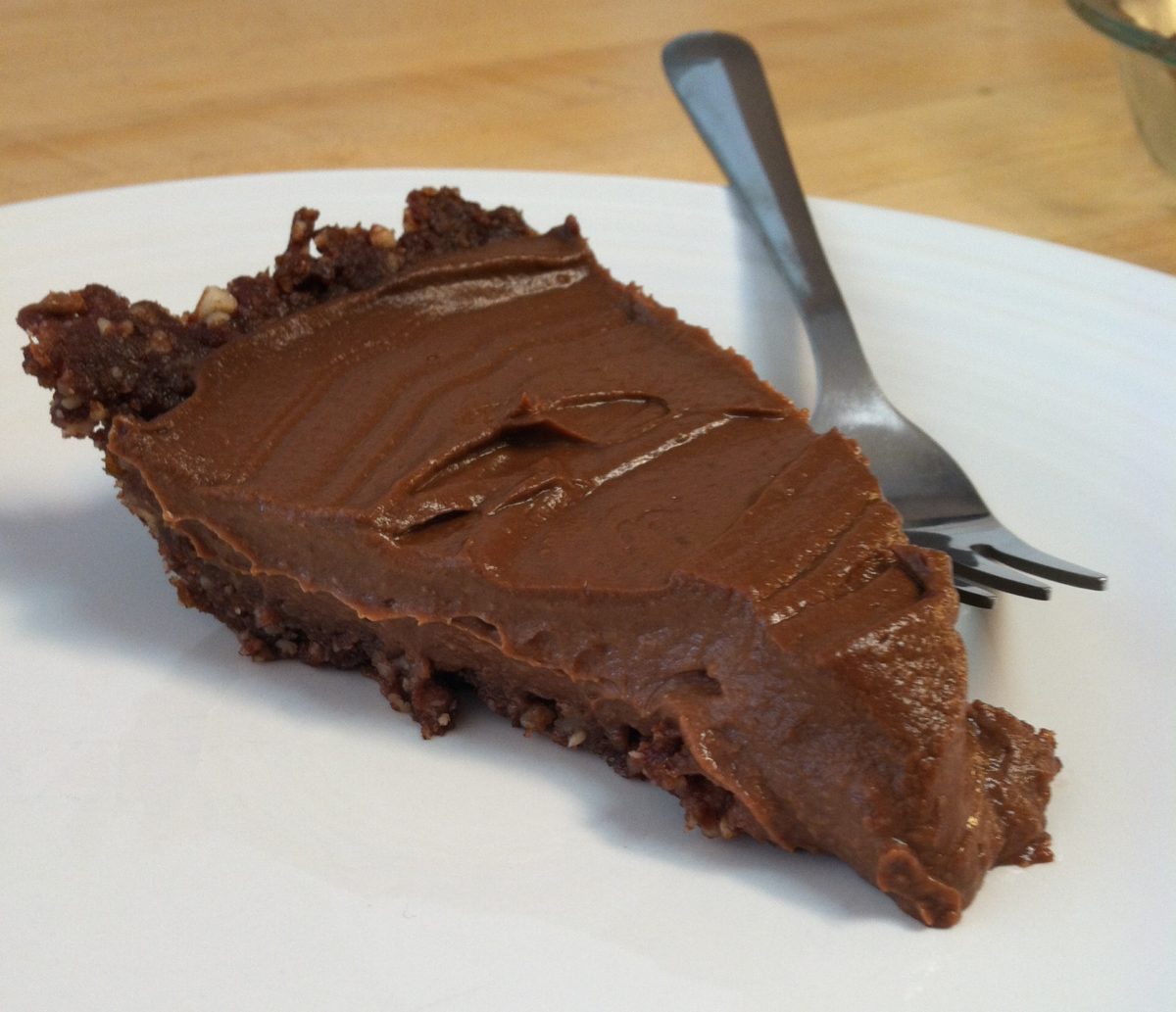 Heavenly Raw Chocolate “Cream” Pie (v, gf)